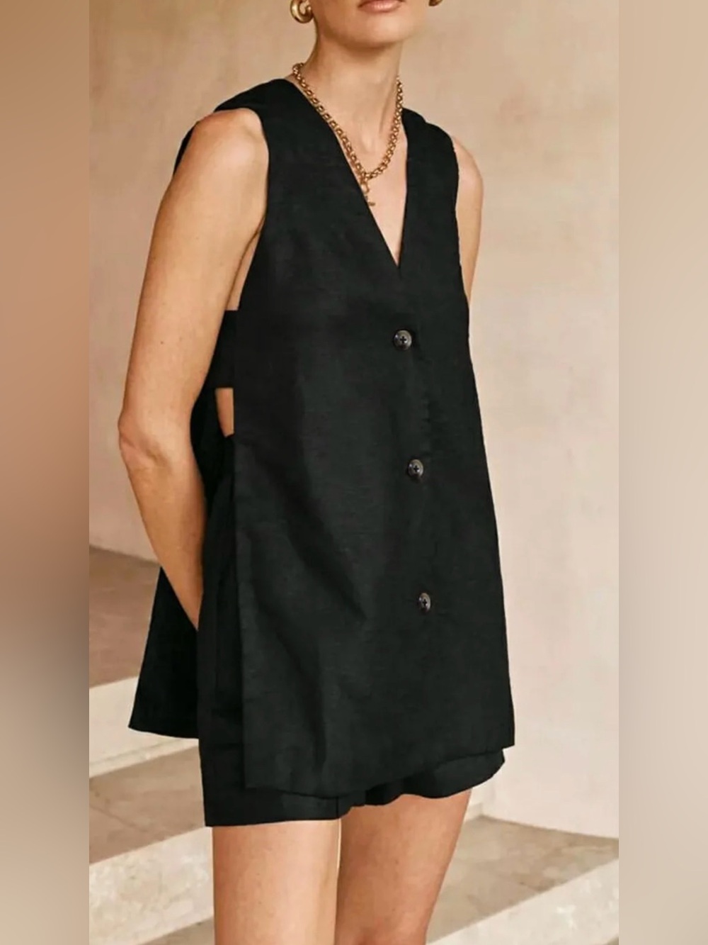Commense V-neck Sleeveless Vest with High-waisted Shorts Set - Color Black - Picture 3 of 6